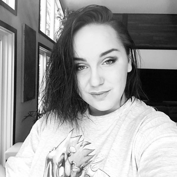 Meet your Posher, Sandrine - Picture 1 of 1